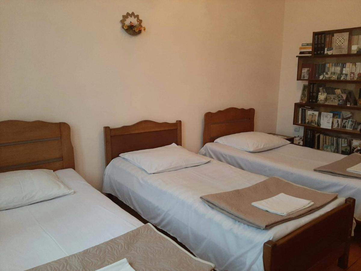 Nitsa Guest House Gori Exterior foto
