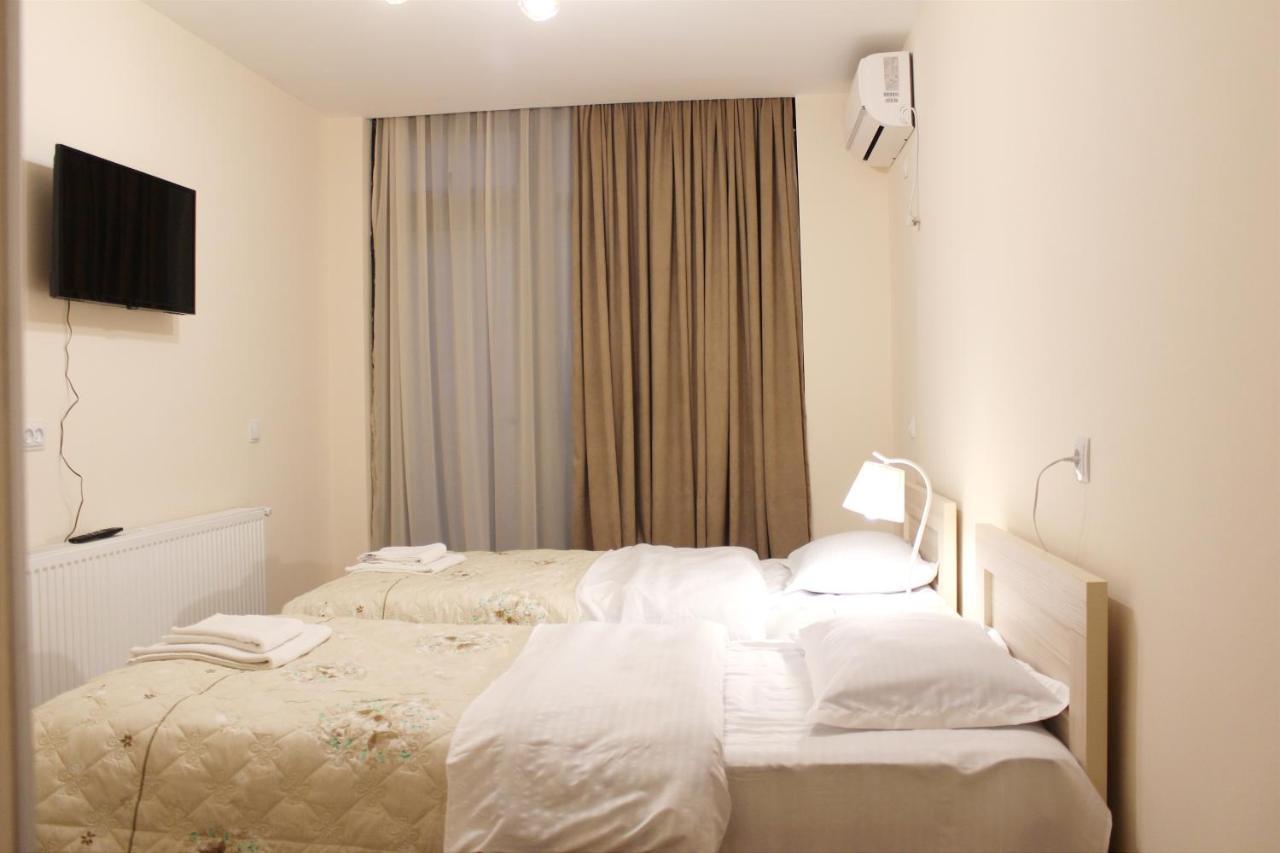 Nitsa Guest House Gori Exterior foto