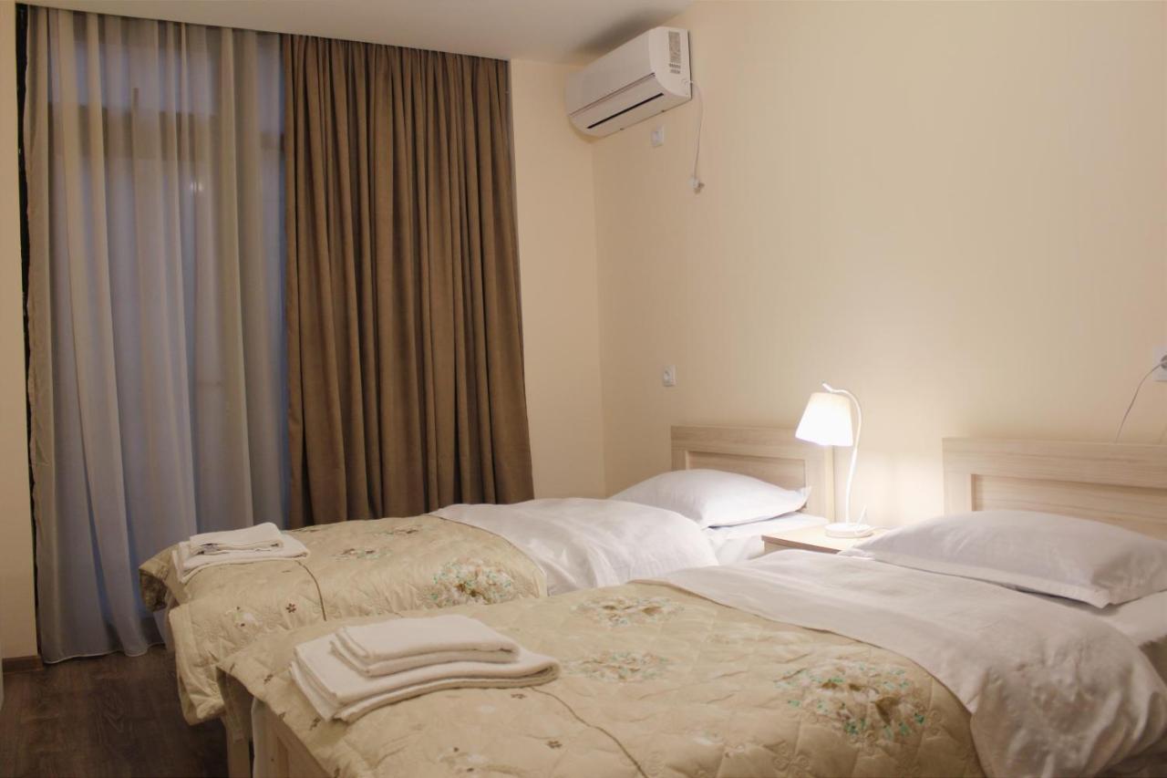 Nitsa Guest House Gori Exterior foto
