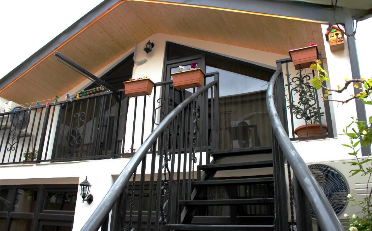 Nitsa Guest House Gori Exterior foto