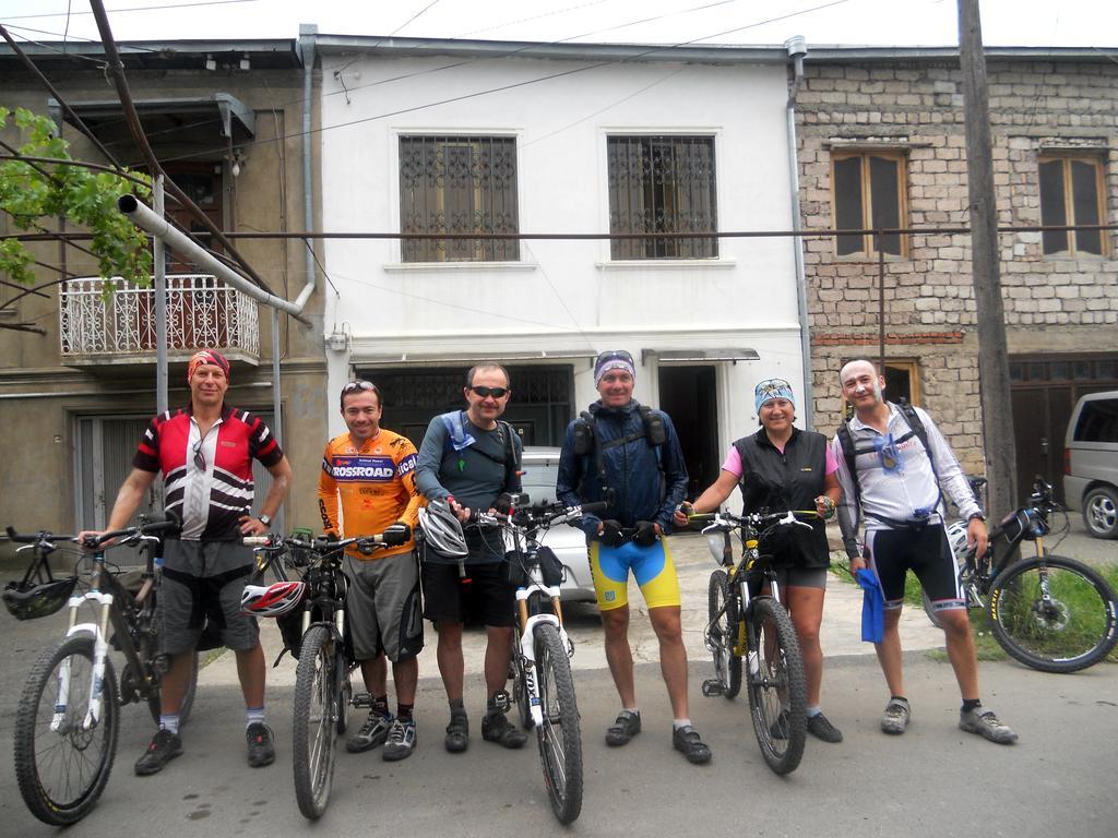 Nitsa Guest House Gori Exterior foto